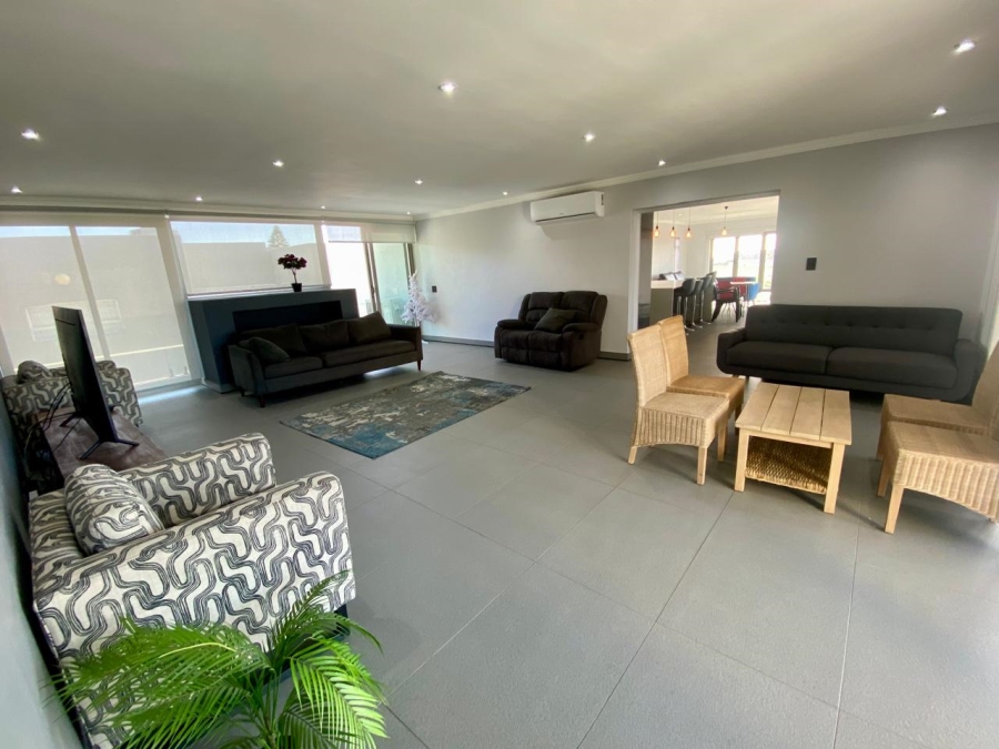 7 Bedroom Property for Sale in Gansbaai Central Western Cape